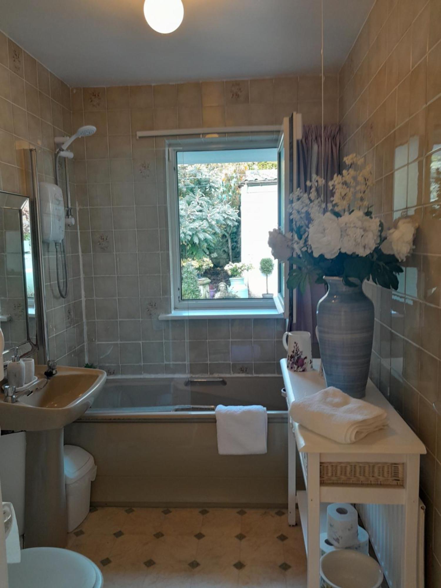 בנדון Saint Martin'S Bed And Breakfast מראה חיצוני תמונה